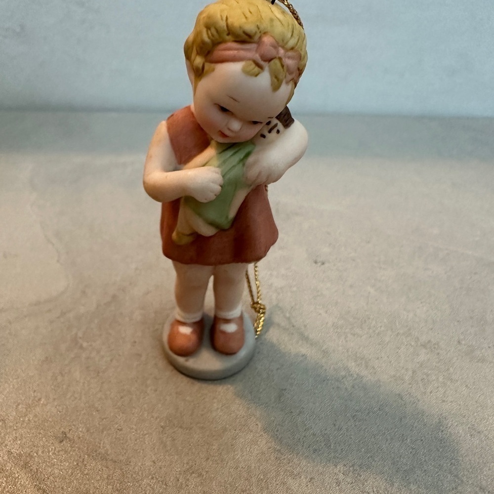 Ornament, LOVE IS BLIND” Bessie Pease Gutmann Figurine 1985 - Picture 2 of 4